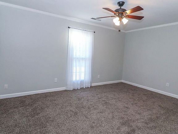 5th image of 246 Cromwell Sq