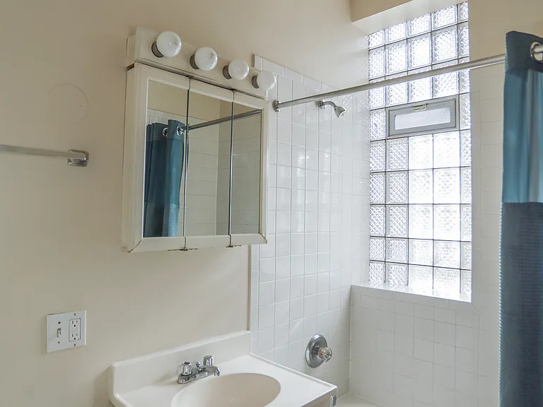845 W Dakin St #2 — Photo 9