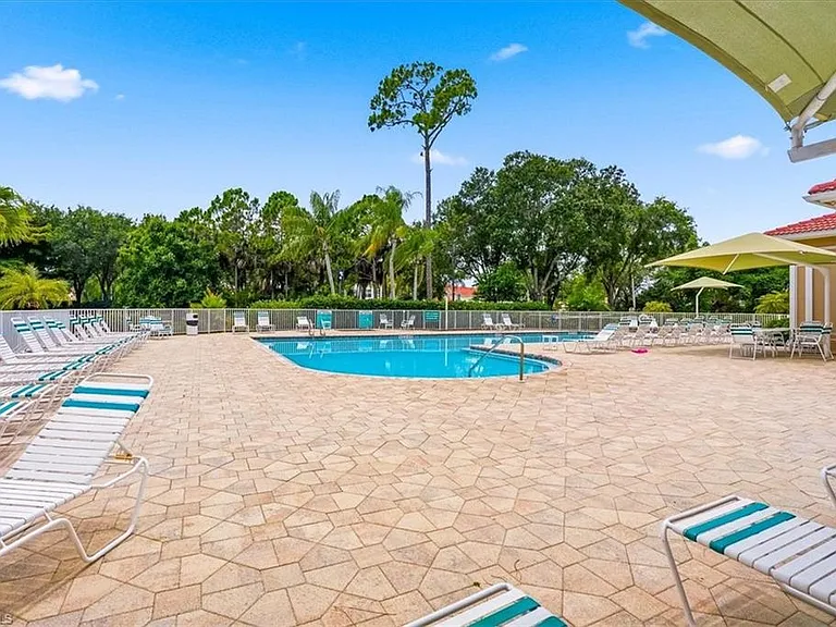 5615 Sherborn Dr #201 — Photo 40