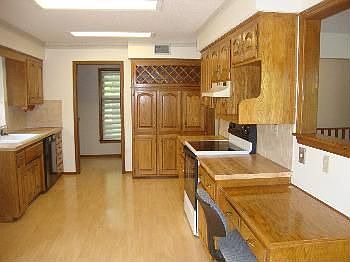 4th image of 3313 NW Shannon Dr