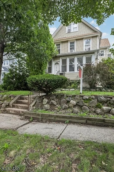 2 bed, 1.0 bath, $2,800 — Photo 4
