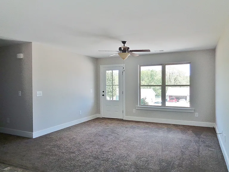 11489 Jace Ave — Photo 4
