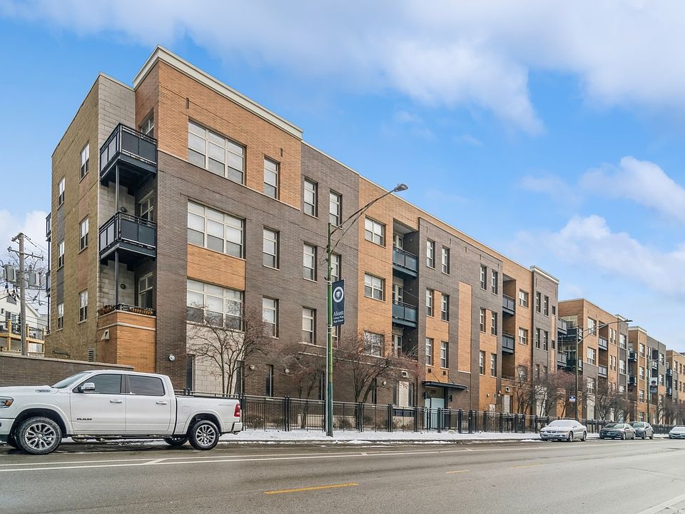 1st image of 2951 N Clybourn Ave Unit 401