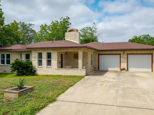 1607 7th, Floresville, TX 78114