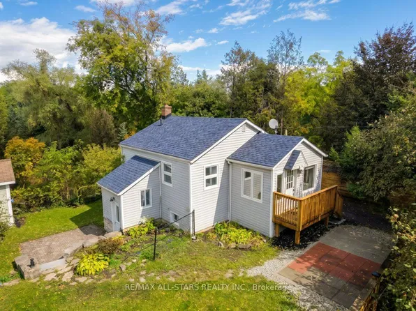 41 Mill St, Uxbridge, ON L9P 1H9