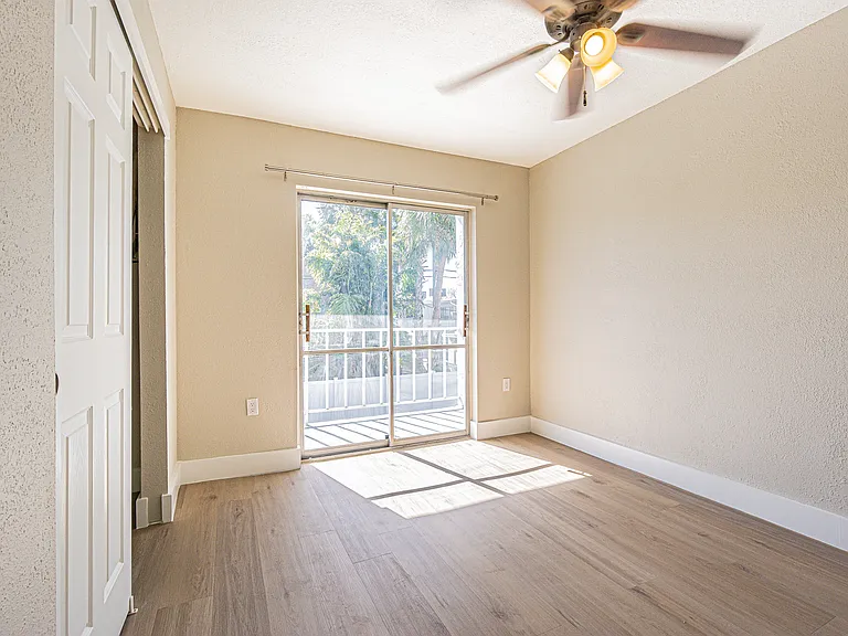 Greenbriar Apartments — Photo 8