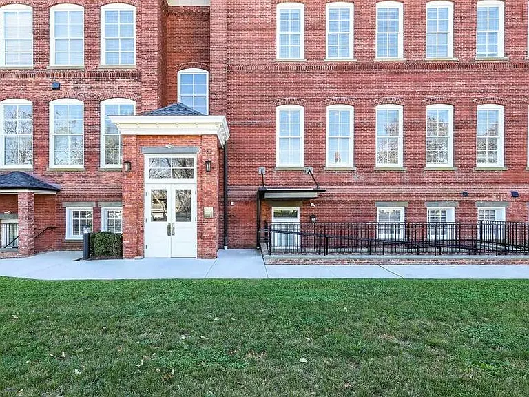 465 Church Street — Photo 14