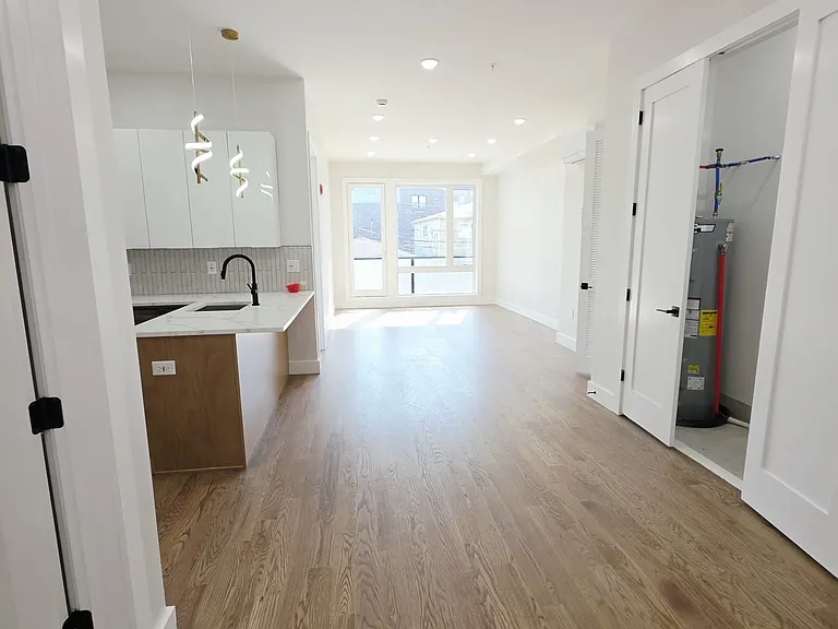 40 Lembeck Ave #12 — Photo 5