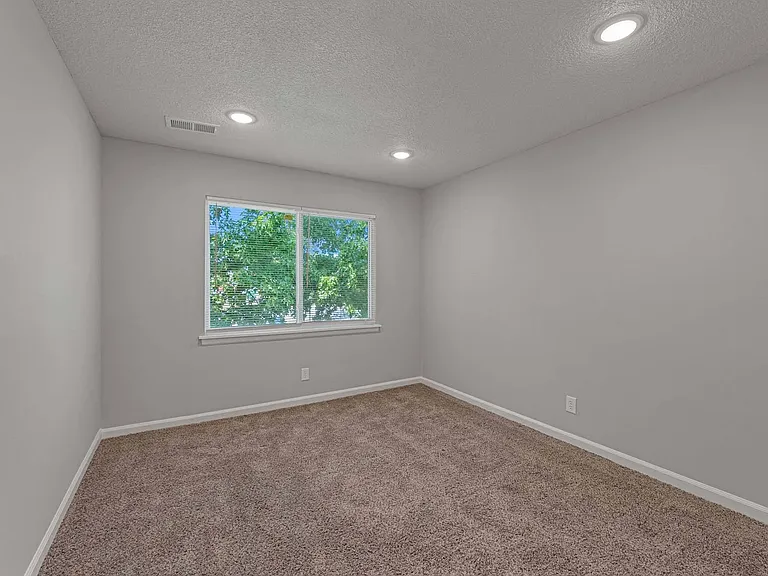 Royal Valley — Photo 12