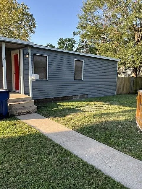 3 bed, 2.0 bath, 1436 sqft, $1,500 — Photo 1
