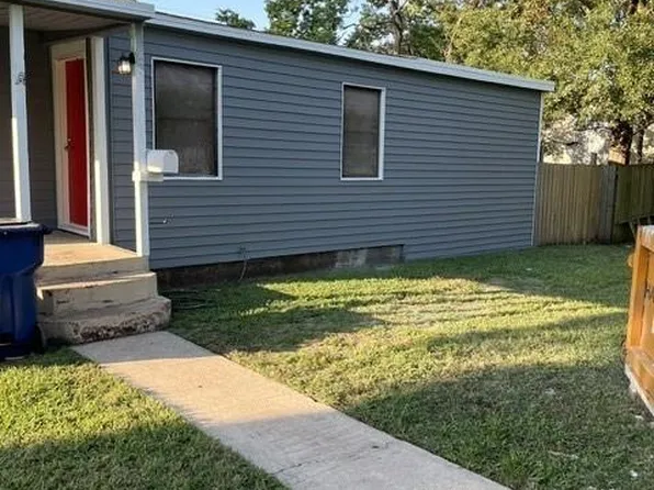 911 16th Ave N, Texas City, TX 77590
