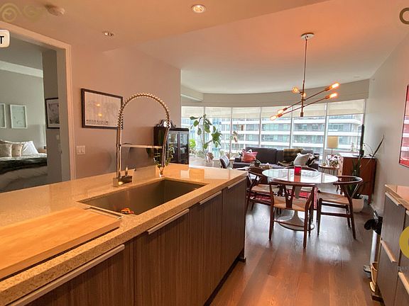 5th image of 1661 Ontario St #1008