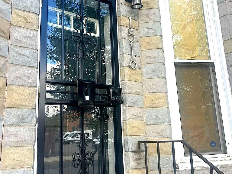 1516 N Mount St — Photo 2