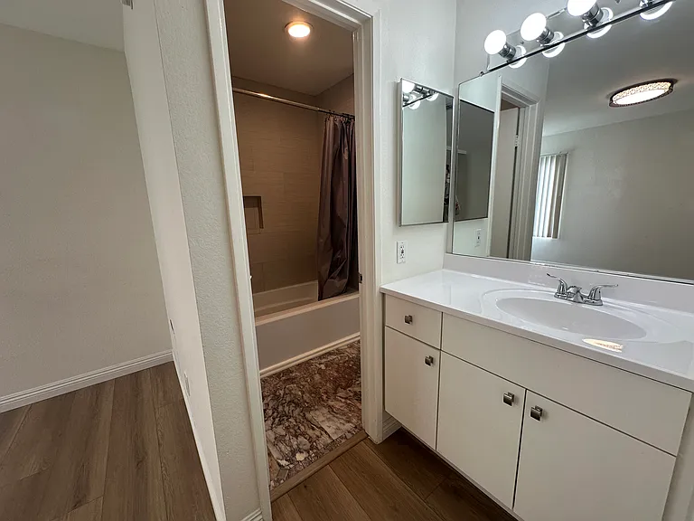 16741 Vanowen St #I — Photo 13