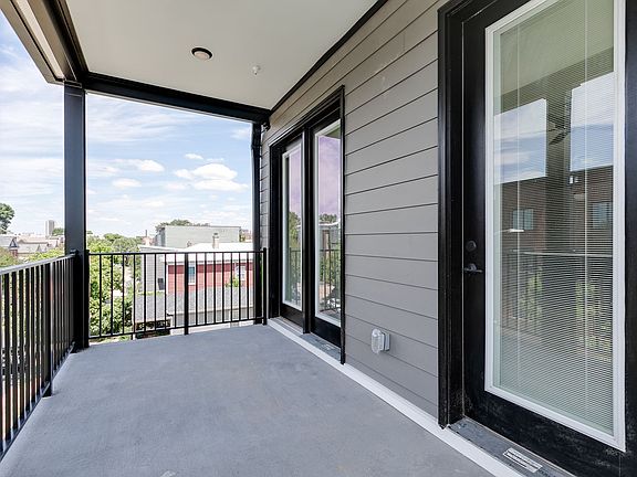 5th image of 1422 Bainbridge St #3