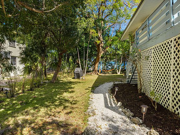 3rd image of 29961 Pine Channel Rd