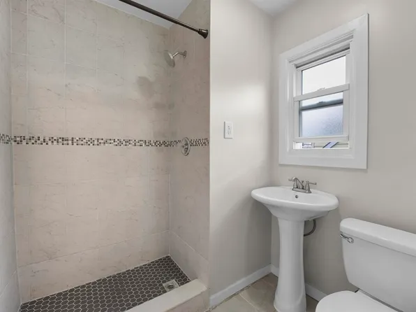 173 Mallory Avenue image 12 of 13