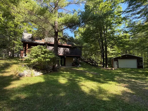 W5445 Loomis Rd, Porterfield, WI 54159