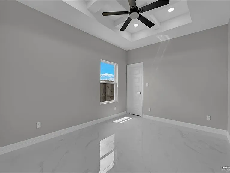 1305 W Oscar St — Photo 7