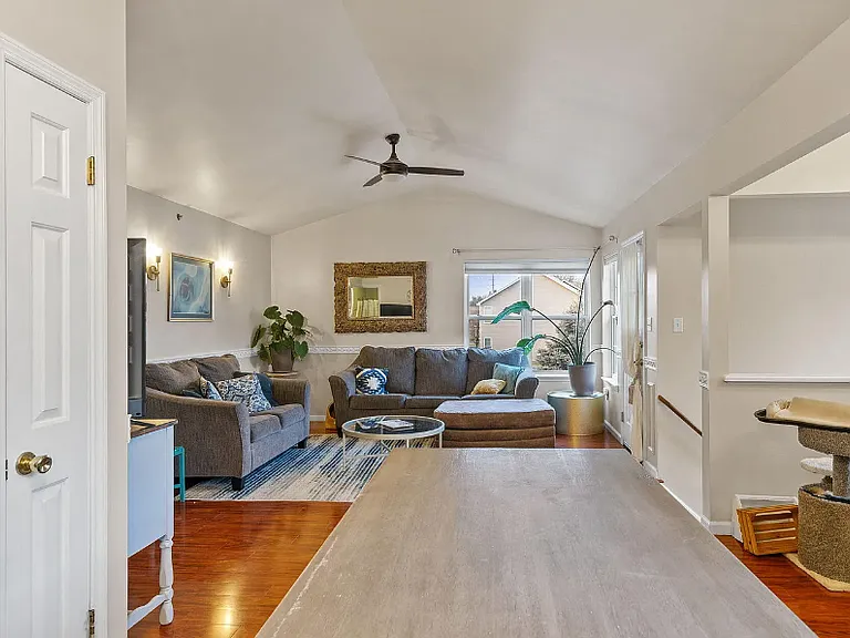 1529 Wirt Rd #40 — Photo 2