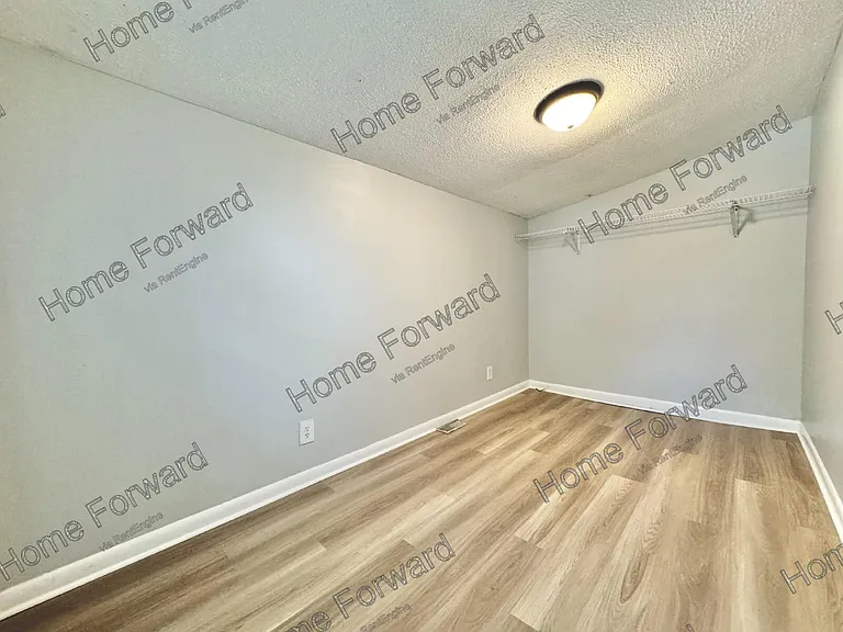 90 E Walnut St — Photo 9