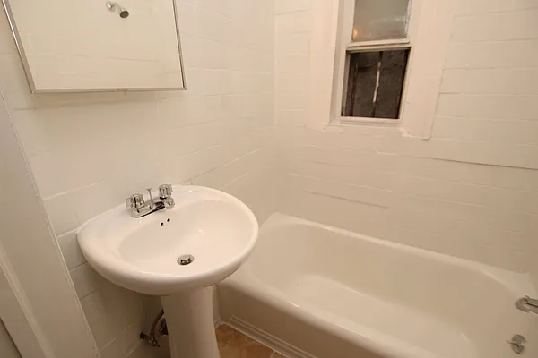 Rented by Nooklyn NYC LLC | media 30