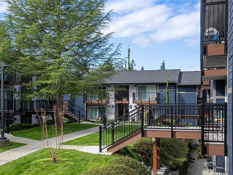 Northern Lights Apartments — Photo 26