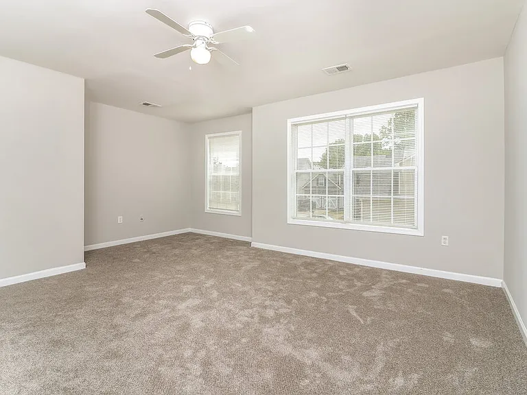 82 Brookvalley Ct W — Photo 15