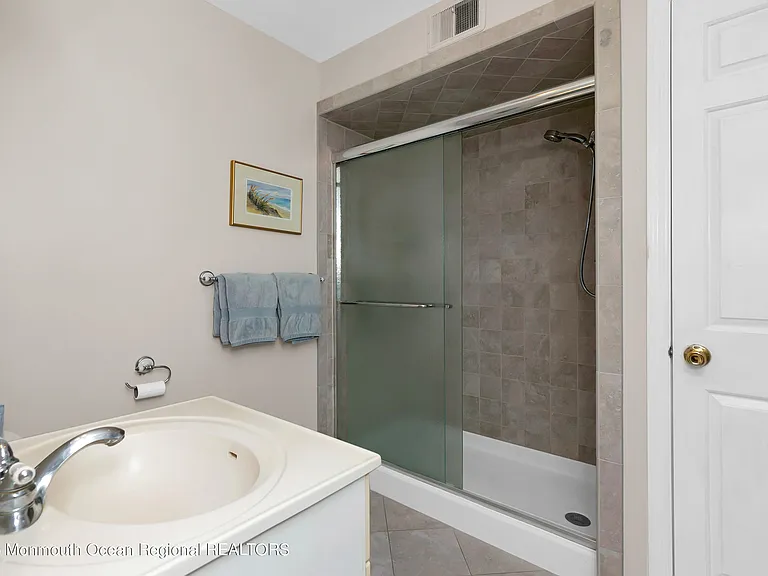203 Washington Blvd — Photo 24