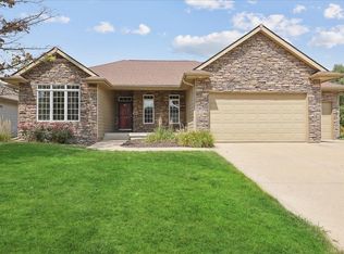 15811 Ridgemont Dr, Urbandale, IA 50323