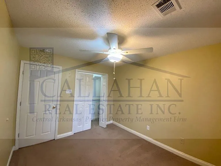 405 Waymack Dr — Photo 3