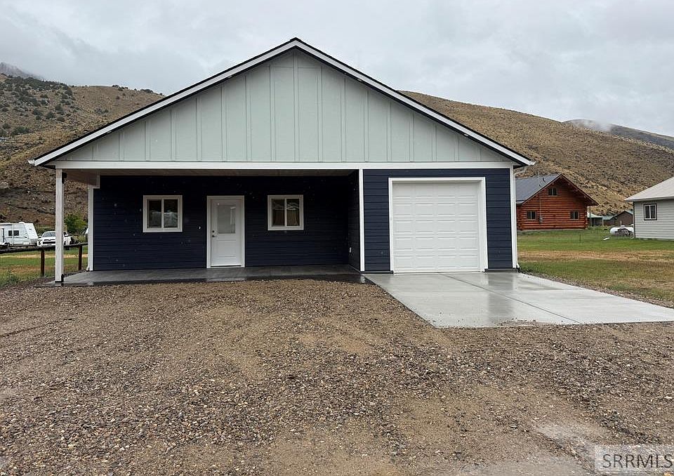 1st image of 123 N Agate Dr
