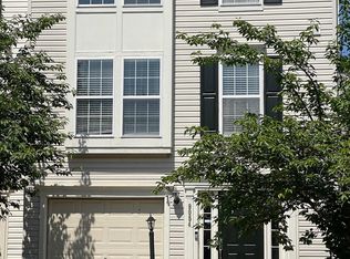 9054 Falcon Glen Ct, Bristow, VA 20136