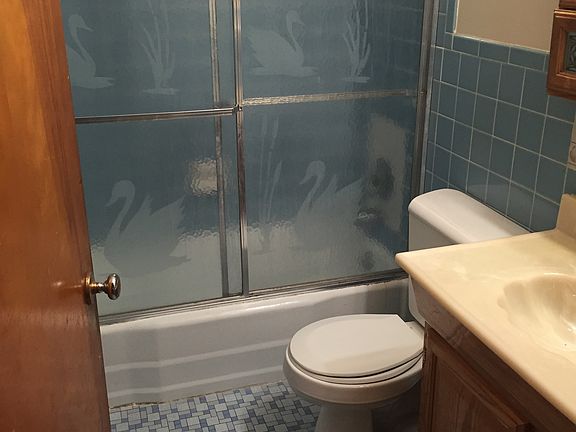 5th image of 1820 Saint Catherine St