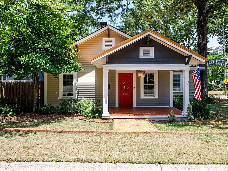 1516 Brookside Ave — Photo 2