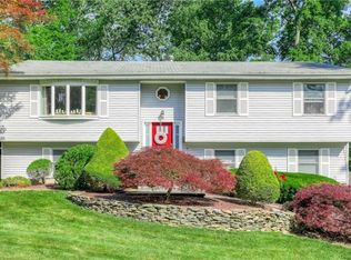 13 Hall Ave, Suffern, NY 10901