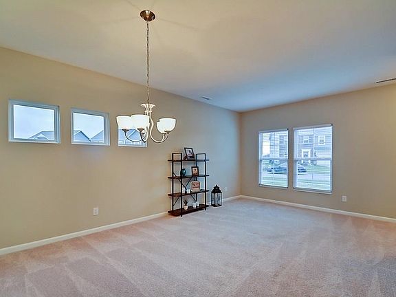 3rd image of 1315 Glen Canyon Dr