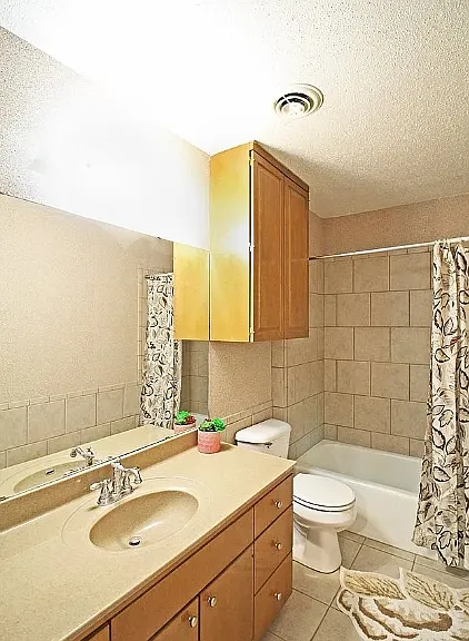 1902 N Oakwood Rd #A — Photo 3