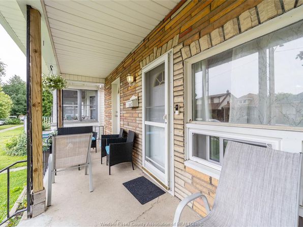 1143 Lincoln Rd, Windsor, ON N8Y 2H6