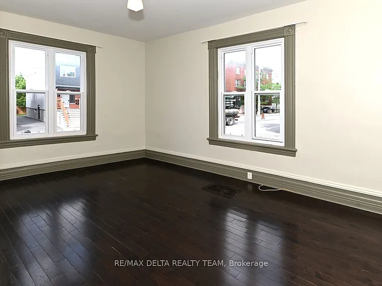 355 Bronson Ave — Photo 6