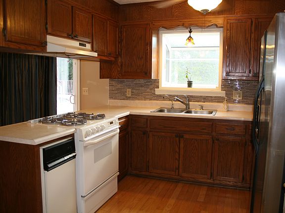 3rd image of 1099 Patterson Dr