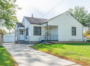 910 Rose Ave, Des Moines, IA 50315