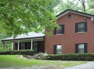 3927 Chapel Ln, New Albany, IN 47150