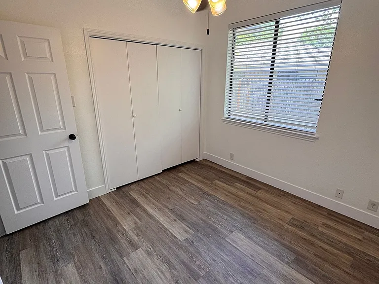 109 Misty Ct — Photo 16