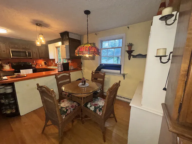 Small dining table, to enjoy your breakfast