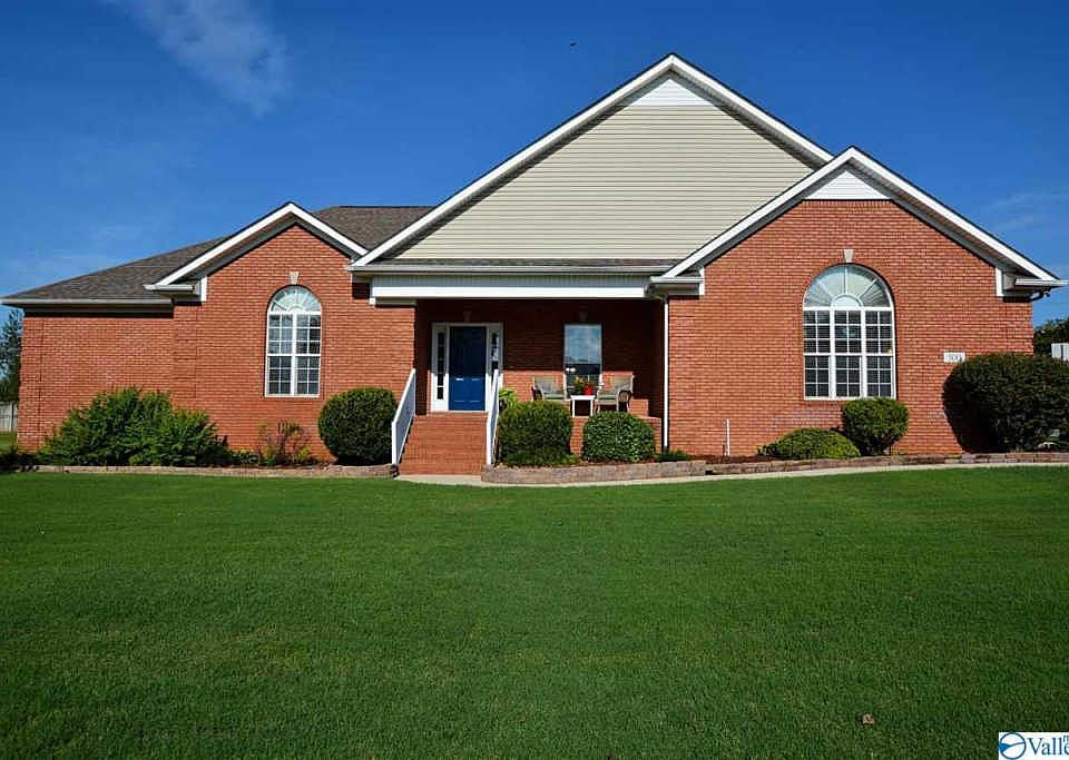 1st image of 300 Loch Lomond Dr