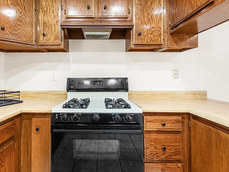 1832 Sparrow Rd — Photo 23