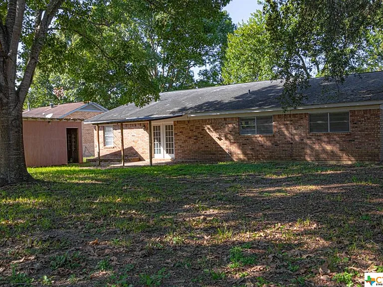103 N Oak Dr — Photo 18