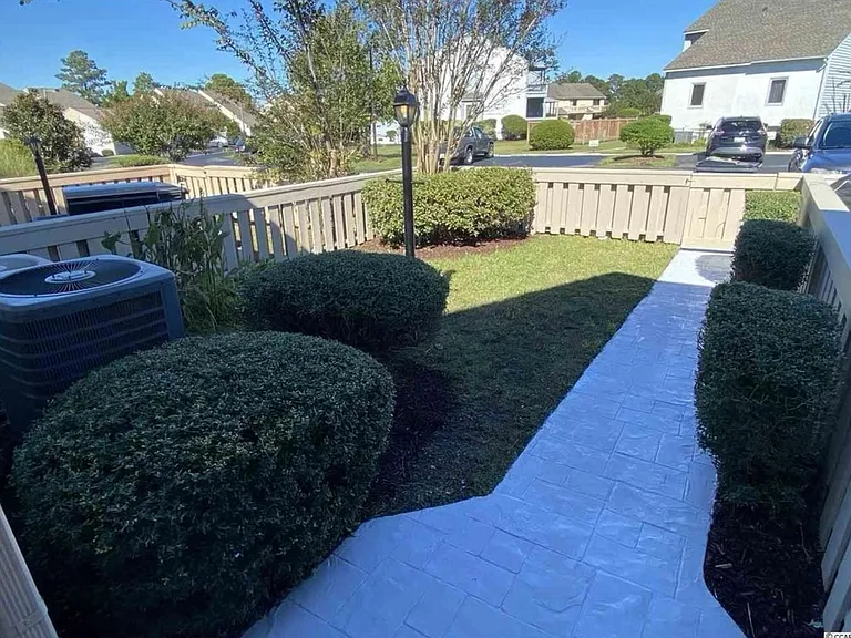 4090 Fairway Lakes Dr — Photo 2