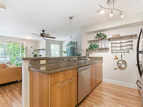 5th image of 1718 Venables St #201